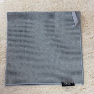 Titleist Players Microfiber Towel Gray